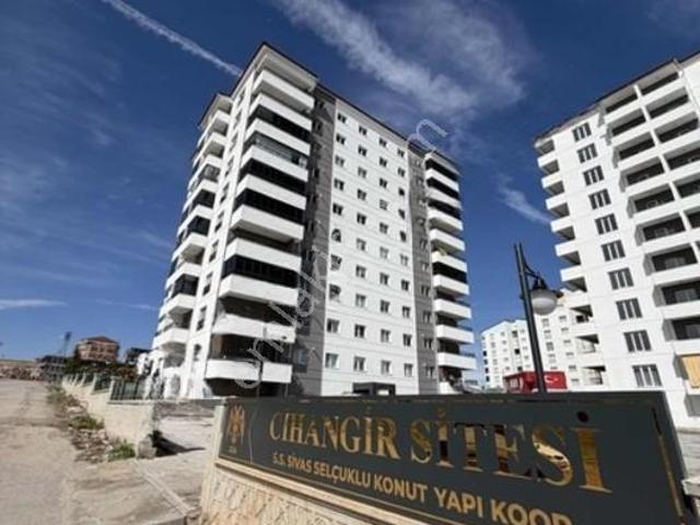 Emlak Plus'tan Kıralık 3 + 1 Sıfır Daıre