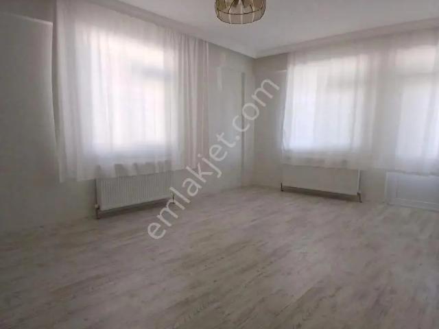 Emlaknomiden Şeyhedebali Mahallesinde Satılık 3+1 Garajlı Müstakil 2 Katlı Ev