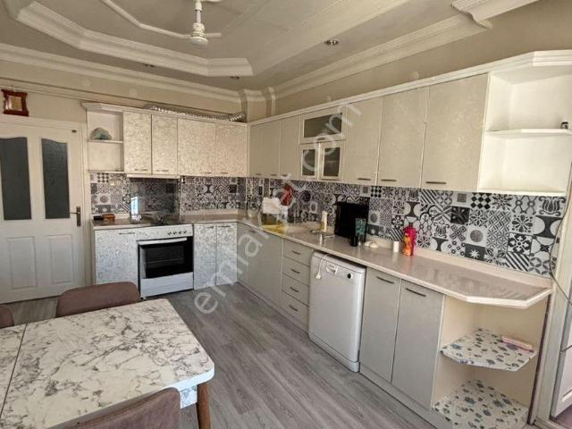Emlaknomi'den Kırbağı Mahallesi'nde 3+1 Kiralık Daire