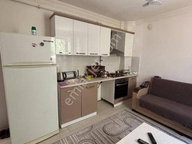 Emlaknomi'den Hastane Karşısında 1+1 Eşyalı Kiralık Apart