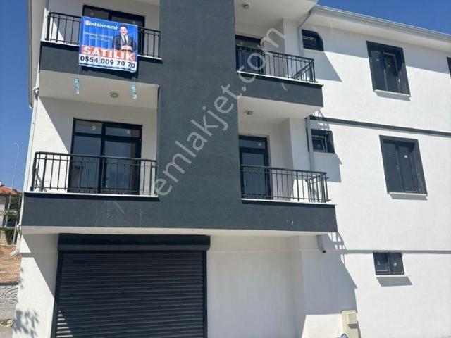 Emlaknomi'den İbrahim Hakkı Konyalı Mahallesinde Sıfır Satılık 1+1 Apartlar