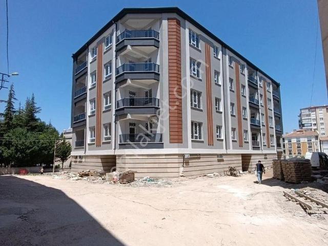 Emlaknomi'den Merkeze Yakın 2+1 Sıfır Ara Kat Daire