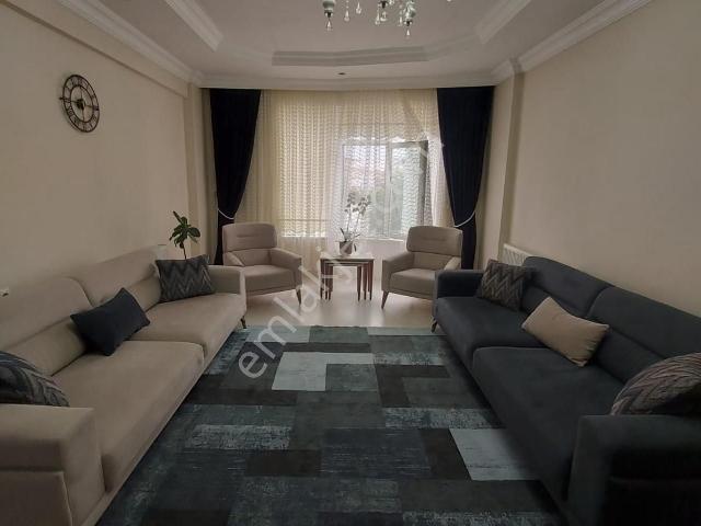 Emlaknomi'den Merkezi Konum 3+1 Asansörlü Önü Park 12 Yıllık