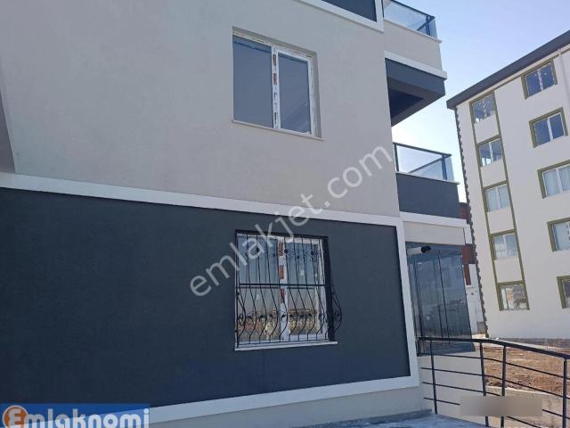 Emlaknomi'den Toros'da 1+1 Zemın Kat Satılık Daıre apart 96100
