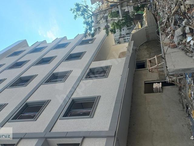 EMLAKBULURUZ DAN GÜNGÖRENDE 2+1 YENI BINA SATILIK DAIRE