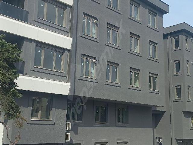 Emlakbuluruz dan 2+1 ömürde 90m2 daire