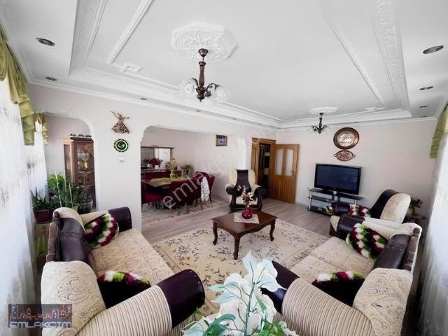 Emlakcımdan Vatan Caddesinde 170 M2 3+1 Dublexs Satılık Daire