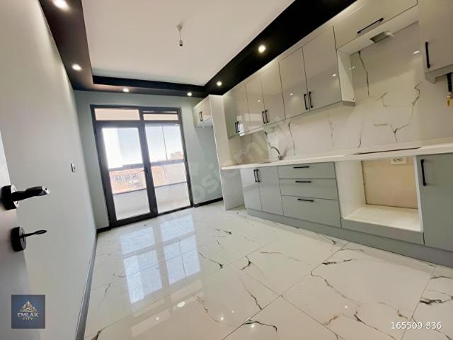 EMLAKCİTY GMDEN ÇAMLICA MH BİRLİK CD DİBİ LÜKS SATILIK 3+1 DAİRE