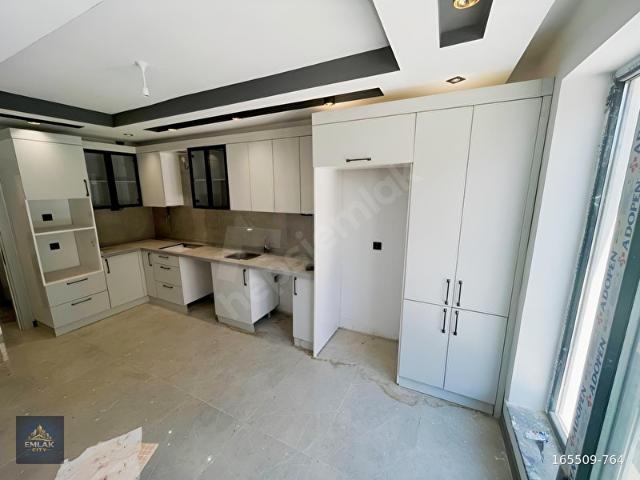 EMLAKCİTY'DEN ÇAMLICA MH KATTA TEK DAİRE LÜKS SATILIK 3+1 DAİRE