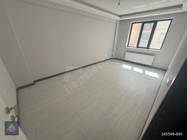 EMLAKCİTY'DEN KUMLUBEL MAH. LÜKS SATILIK 2+1 DAİRE BU15