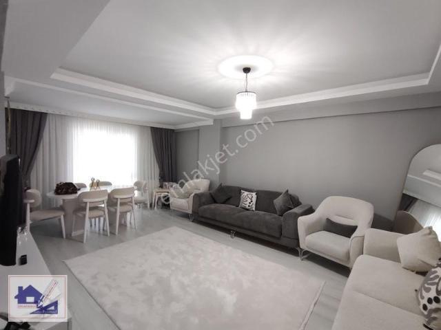 Emlakhan'dan Eren Caddesi'nde Acilll Satılık 4+2 Düblex Daire