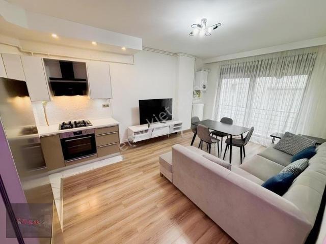 Emlakkent'den Sahile Komşu Ultra Lüks Eşyalı 1+1 Kiralık Daire