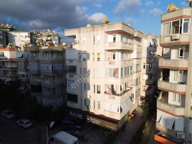 Emlakparktan Saray Mahallesi Hal Kavşağında Düzayak Kiralık 4+1