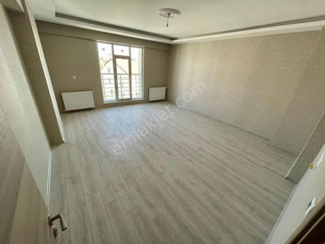 Emlakyumdan Neşet Ertaş Arkası Yağmur Sitesi 4+1 Lüks Kiralık