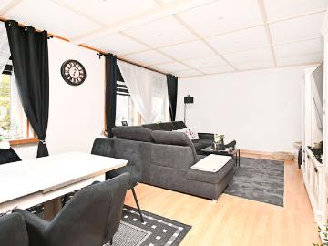 Empelde: Gepflegte 3 Zimmer Wohnung mit Balkon!