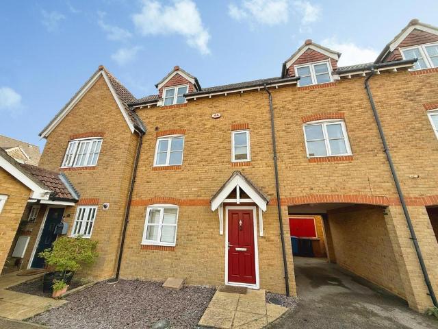Emperor Circle, IPSWICH 3 bed townhouse to rent £1,325 pcm £306 pw