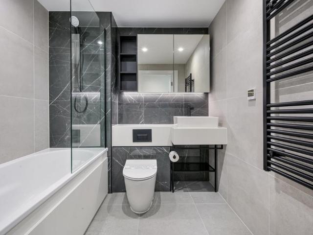 Emperor Point, Woodberry Down. 2 bed apartment to rent £3,098 pcm £715 pw