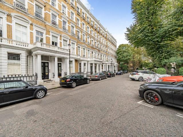 Emperors Gate, South Kensington, London SW7, 3 bed flat to rent, £8,667 pcm | PrimeLocation