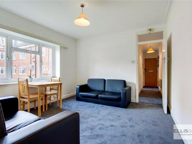 Empire Court, North End Road. 2 bed apartment to rent £1,800 pcm £415 pw