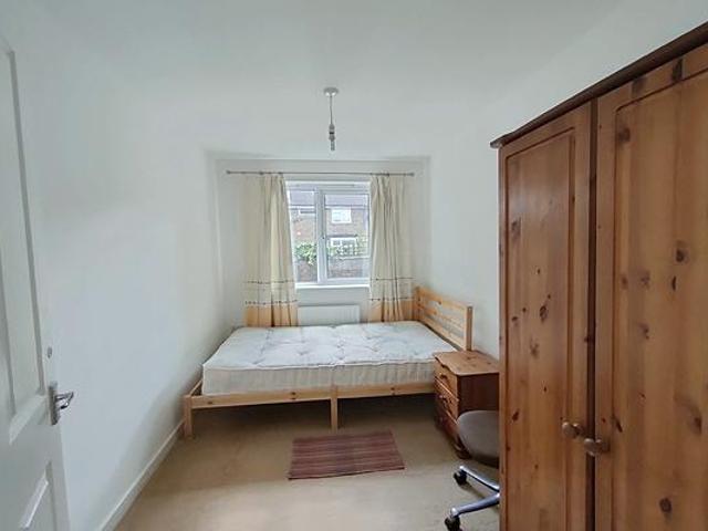 Empire Close, London SE7 3 bed terraced house to rent £2,650 pcm £612 pw