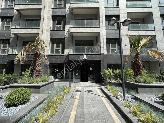 Empire Beylikdüzü Kiralık 1+1 52 M2 Büyük Tip Teraslı Daire