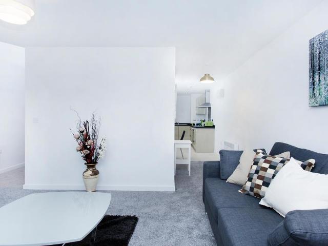 Empire House, 1 Balme St, Bradford Studio to rent £775 pcm £179 pw