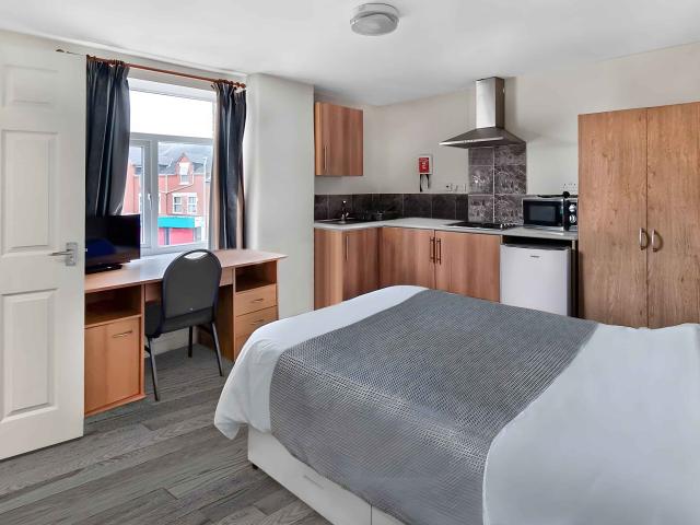 Empire Halls, Stoke on Trent Has an Apartment