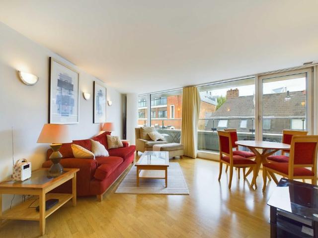 Empire Square West 2 bed apartment to rent £3,012 pcm £695 pw