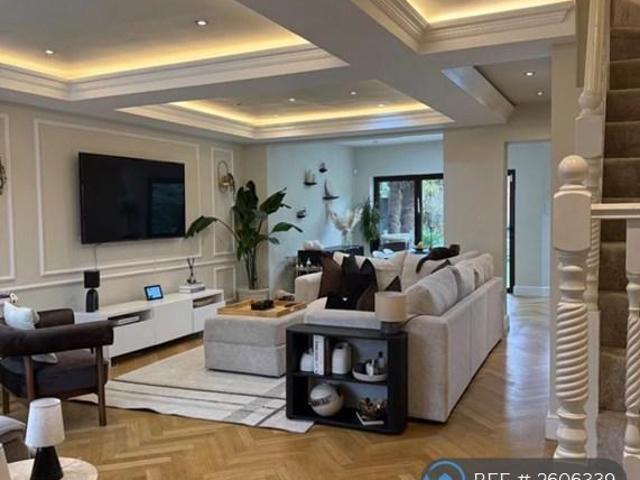 Empire Road, Greenford, UB6 3 bed semi detached house to rent £4,117 pcm £950 pw