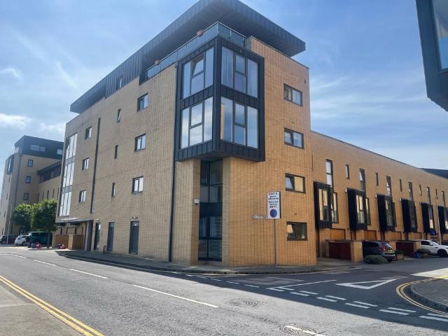 Empire Way, Cardiff, CF11 2 bed apartment to rent £1,350 pcm £312 pw