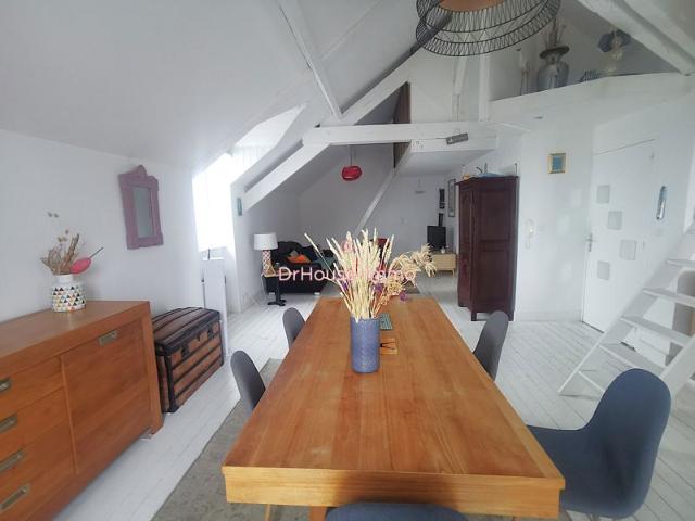 EMPLCEMENT IDEAL pour cet appartement de charme A BATZ Sur MER