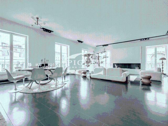 EMPLACEMENT D'EXCEPTION – PLACE DES VICTOIRESCatherine PiguetAlma Immobilier