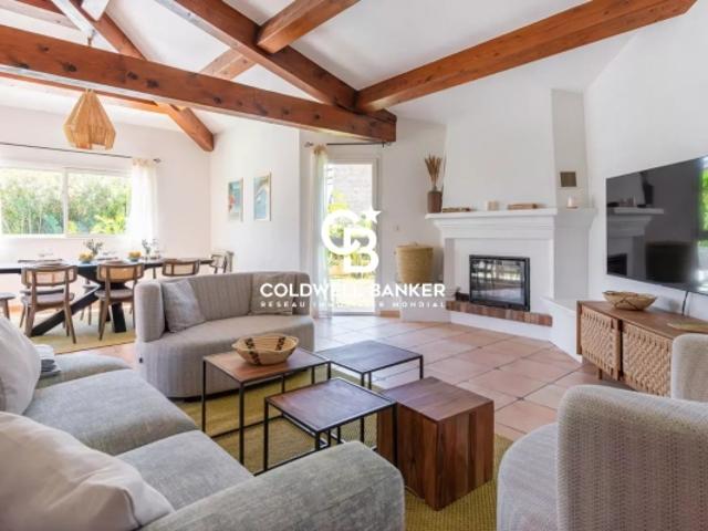 EMPLACEMENT EXCEPTIONNEL, VILLA SUR LA PLAGE