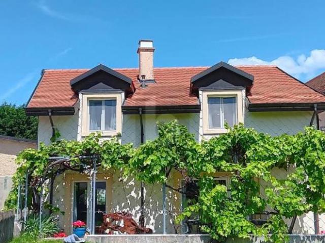 EMPLACEMENT IDÉAL, VUE PANORAMIQUE !