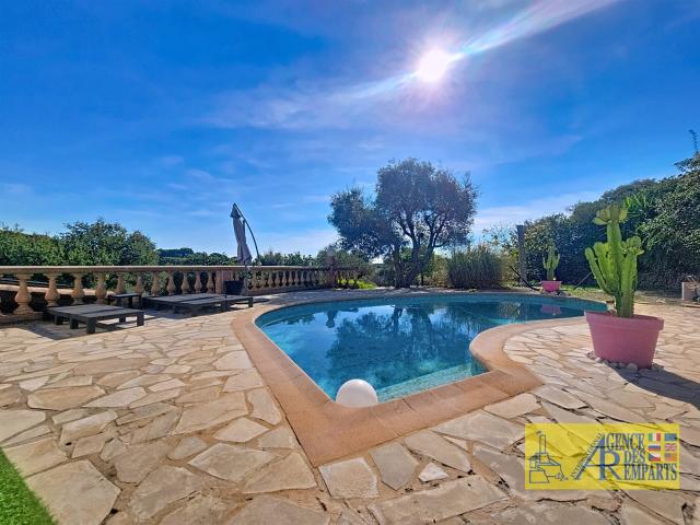 Emplacement no1 à Antibes Villa avec piscine et magnifique v. 176m² Antibes