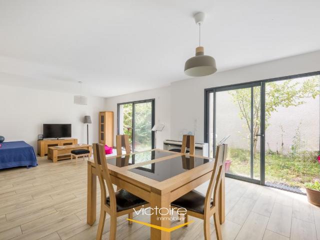 MAISON T5 à LYON 3 MONTCHAT Grange Blanche avec 2 jardins