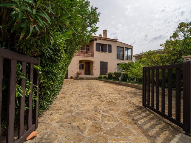 Emplacement privilégié pour cette maison de 174 m2 habitable. 174m² Le beausset