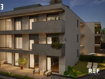 Empreendimento Moderno com Piscina | Câmara de Lobos