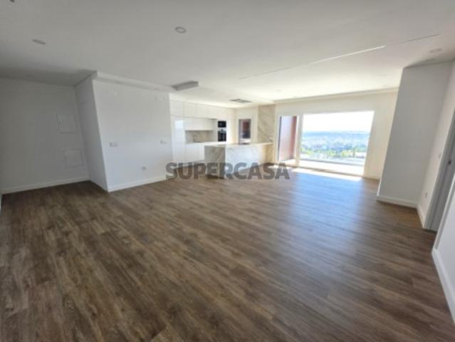 Empreendimento novo com piscina T2 e T3 na Urb. Moinhos do Cruzeiro