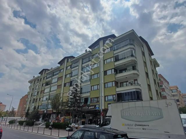 Emrah Çiftci'den Meram Alavardı Mah.yaka Cad.üzeri Satılık 6+1 Mükemmel Dubleks Daire