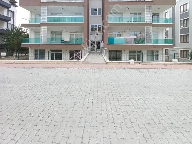 Emrah Çiftci'den Selçuklu Sancak Mah. Tramvay Yanı Kiralık 1+1 Eşyasız Bakımlı Daire