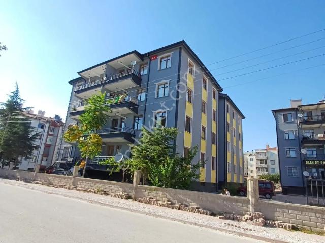 Emrah Çiftci'den Selçuklu Sancak Mah.veysel Karani Cad.yanı Kiralık 3+1 Kombili Daire