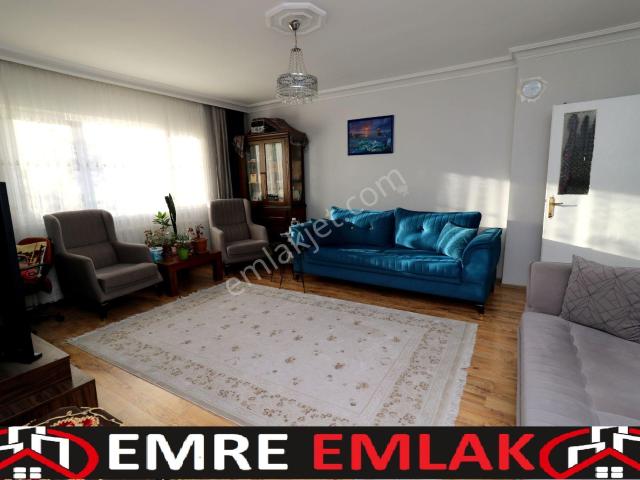 Emre Emlak'tan Mareşal Çakmak'ta Arakat Ön Cephe Satılık 3+1 Daire