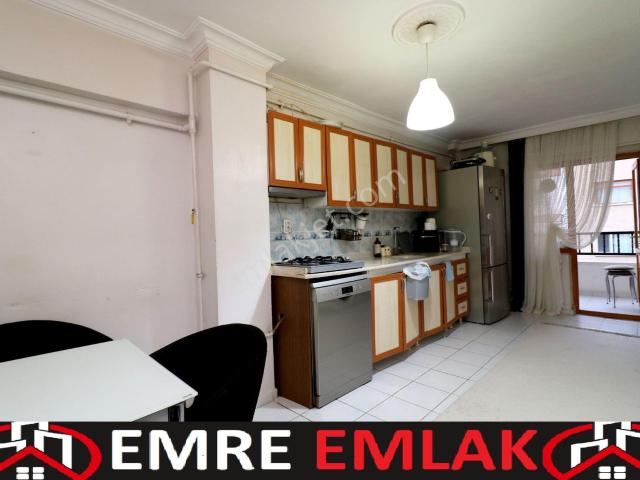 Emre Emlak'tan Atakent'te Trene Yakın Arakat Ön Cephe Satılık 3+1 Daire