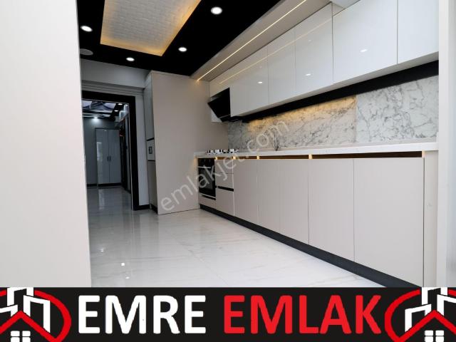 Emre Emlak'tan Selçuklu'da Katta Full Yapılı Köşe Cephe 3+1 Satılık Daire