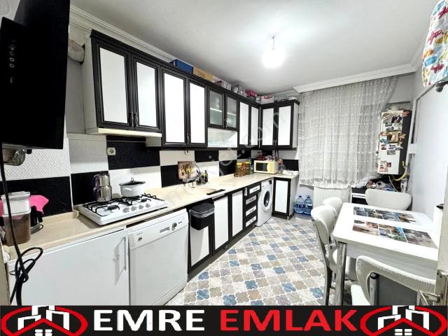 Emre Emlaktan Topçu Mahallesinde İstasyon Caddesi Yakını Satılık 3+1 Daire