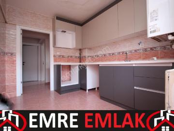 Emre Emlak'tan Topçu'da Ahimesut Bulvarı Yanı Arakat Kiralık 3+1 Daire