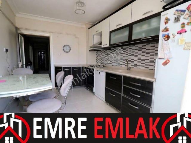Emre Emlak'tan Topçu'da Ön Cephe Arakat Genç Bina'da Satılık 3+1 Daire