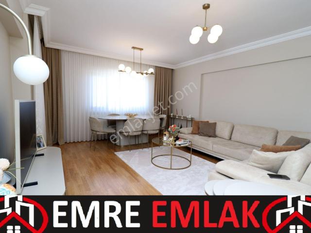 Emre Emlak'tan Topçu'da Site İçi Manzaralı Ön Cephe Satılık 3+1 Daire