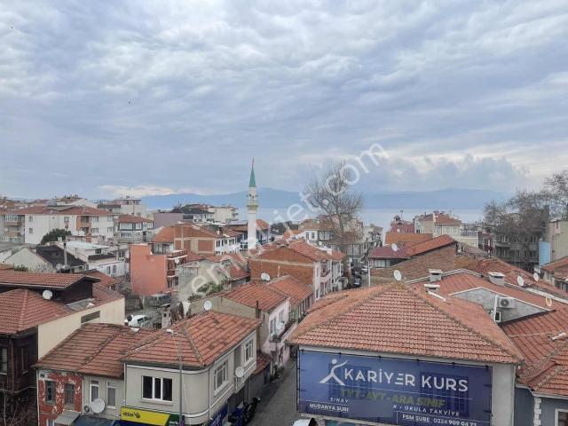 Emre Ünlü'den Merkezi Konumda Asansörlü, Deniz Manzaralı 3+1